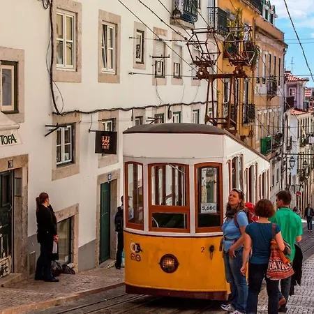 B1 Bairro Alto - Bica Spacious Bright *