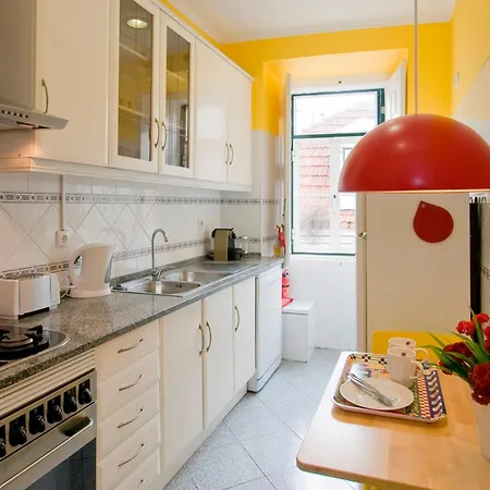 B1 Bairro Alto - Bica Spacious Bright Apartment