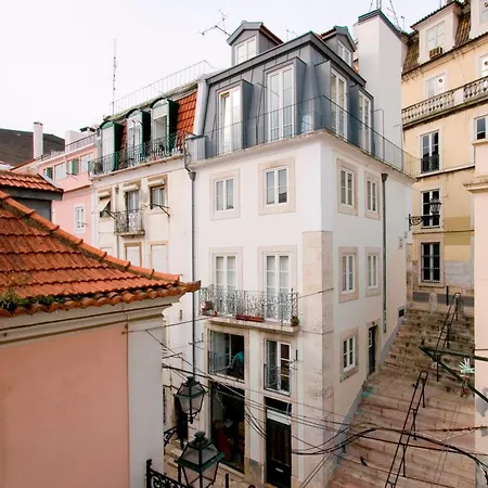 B1 Luminous Gem For 6 In Bica Neighborhood - Lis Downtown!