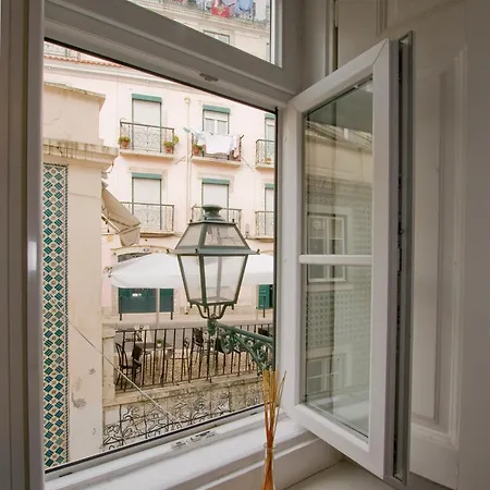 아파트 B1 Luminous & Spacious Gem! Lis Downtown In Bica Neighborhood