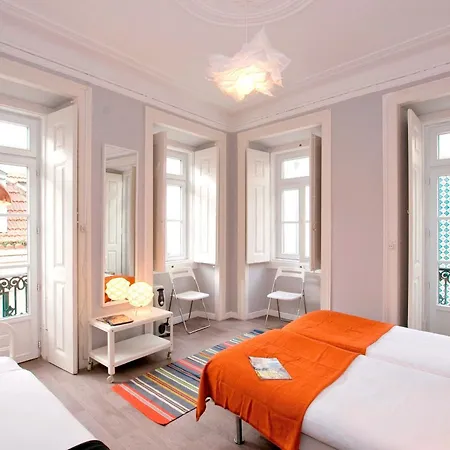 B1 Luminous Gem For 6 In Bica Neighborhood - Lis Downtown!