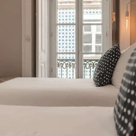Apartment B1 Luminous Gem For 6 In Bica Neighborhood - Lis Downtown!