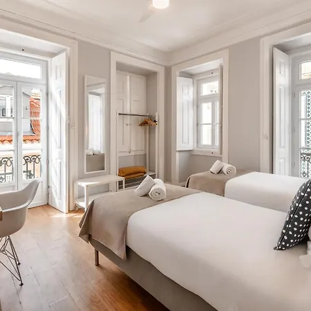 Apartment B1 Luminous Gem For 6 In Bica Neighborhood - Lis Downtown! *
