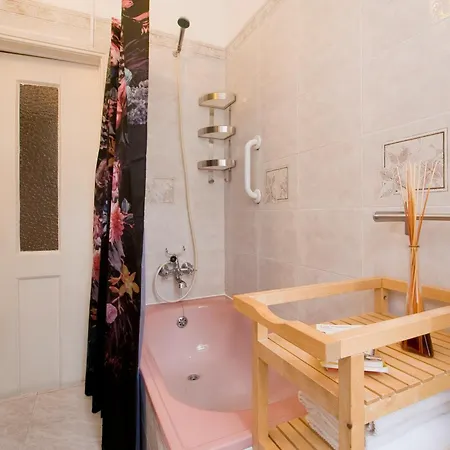 Apartmán B1 Luminous & Spacious Gem! Lis Downtown In Bica Neighborhood